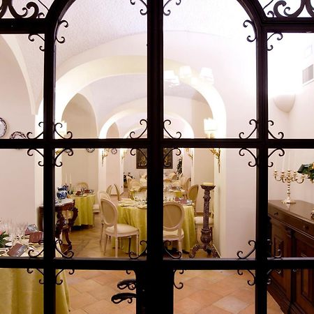 Palazzo Alabardieri Napoli Esterno foto