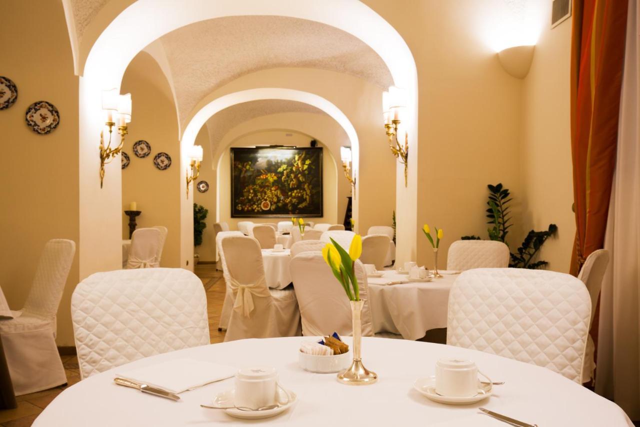 Palazzo Alabardieri Napoli Esterno foto