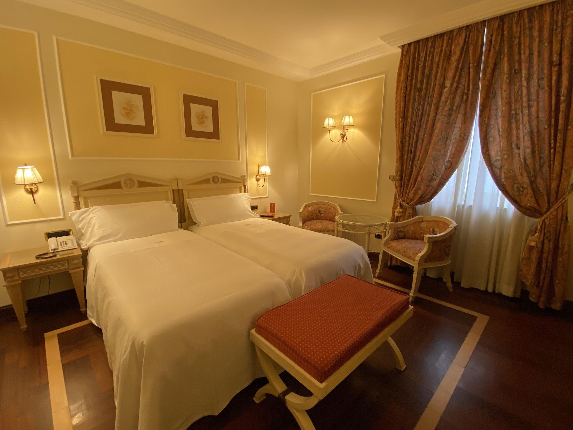 Palazzo Alabardieri Napoli Esterno foto