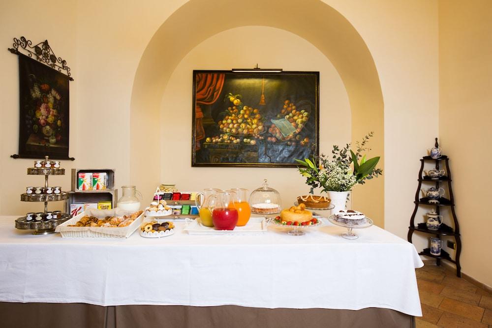 Palazzo Alabardieri Napoli Esterno foto