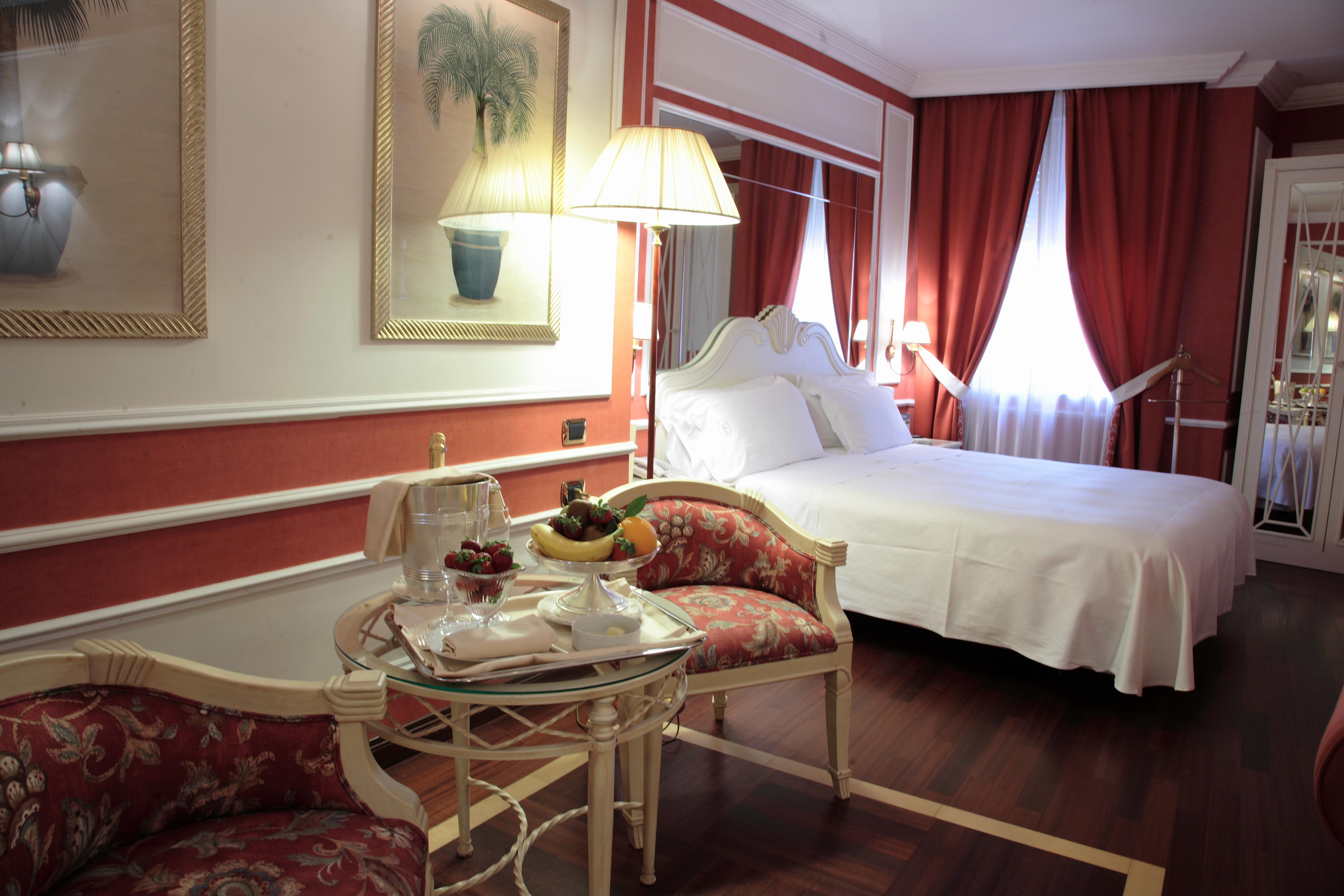 Palazzo Alabardieri Napoli Esterno foto