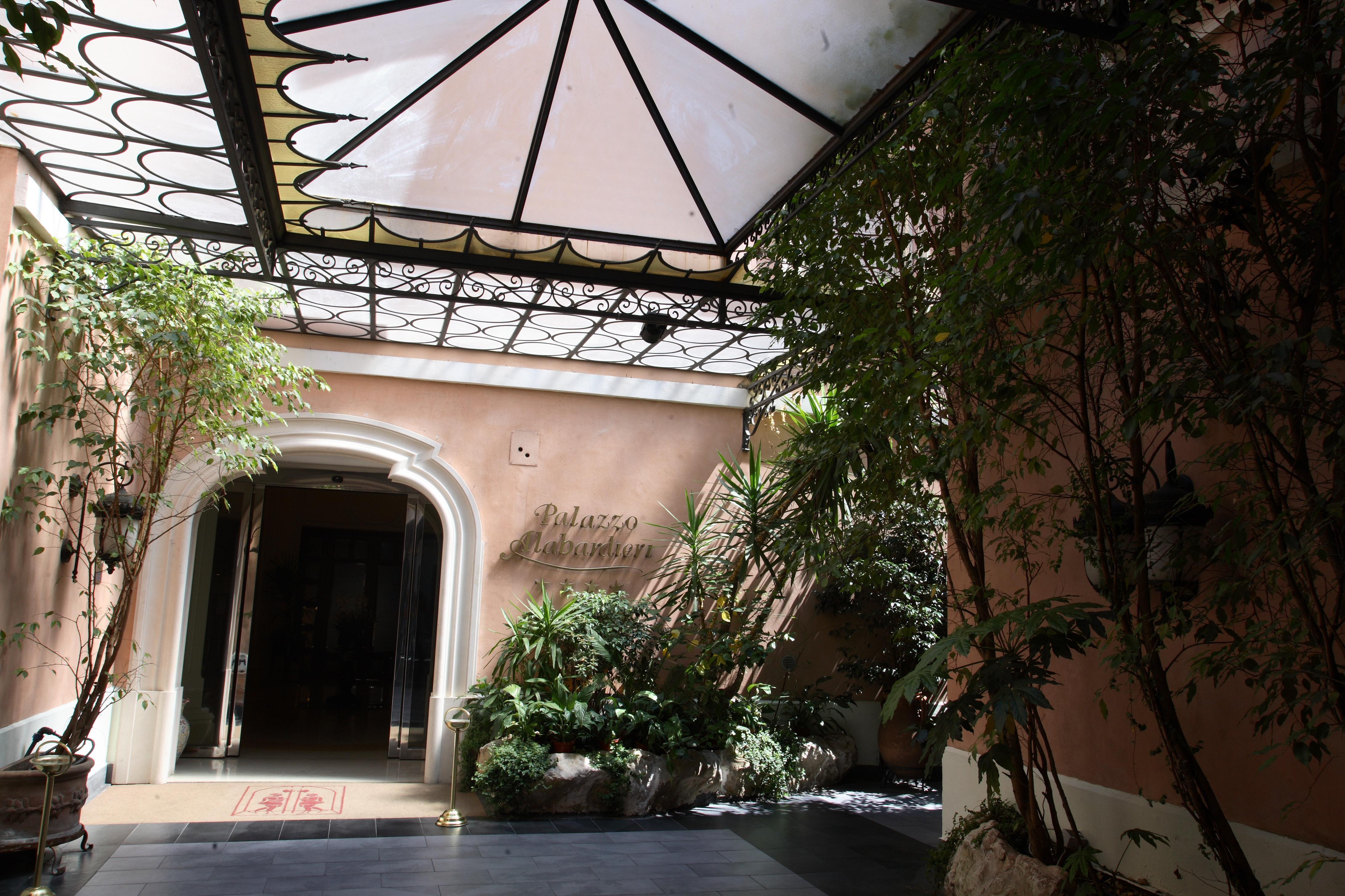 Palazzo Alabardieri Napoli Esterno foto