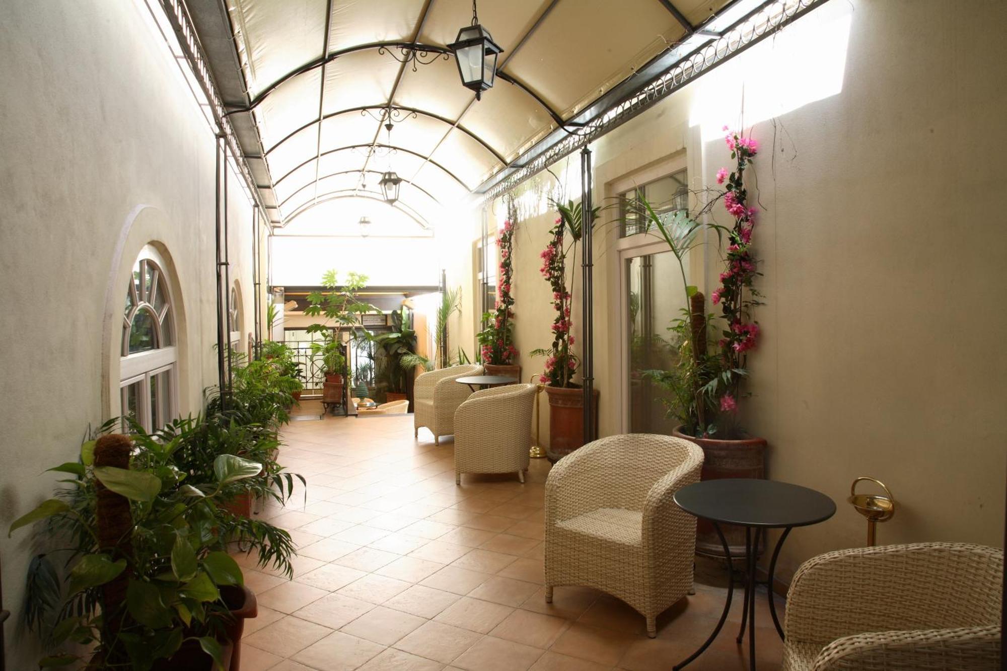 Palazzo Alabardieri Napoli Esterno foto