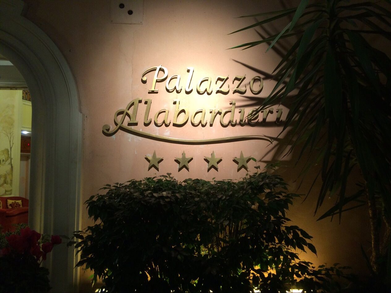 Palazzo Alabardieri Napoli Esterno foto
